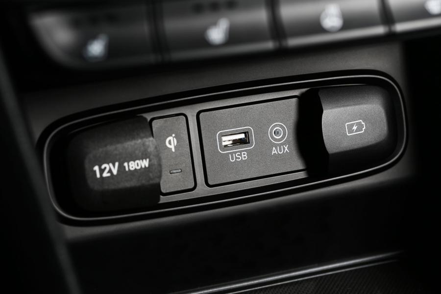 Детали интерьера Hyundai Santa Fe 2018 года  (KR) (фото 46 из 56)
